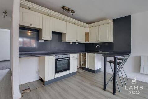 KITCHEN/LIVING SPACE