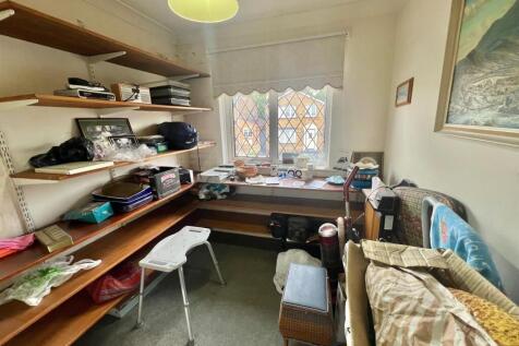 Bramleys Estate Agents - Mount Avenue - Outlane (5