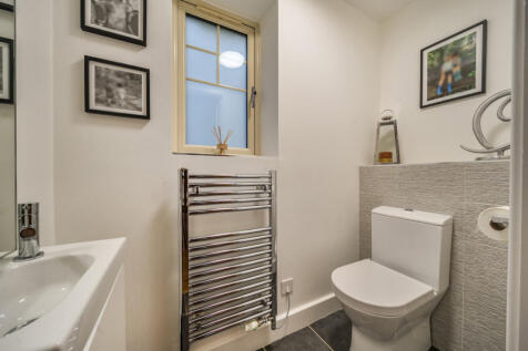 1376061-15-690e18...