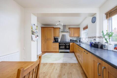 Mustaver_Luxford_Road_Crowborough_TN62PP_RootsProp