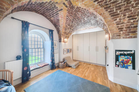 1354053-15-68cd5a...