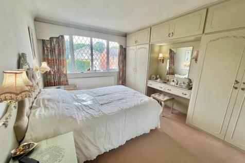 Bramleys Estate Agents - Mount Avenue - Outlane (4