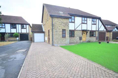 3 Bedroom Semi-Detached in ME7 3PW