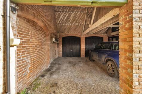 Garage & Covered Parking