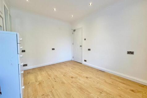 WhatsApp Image 2025-11-05 at 12.30.17 PM (5).jpeg