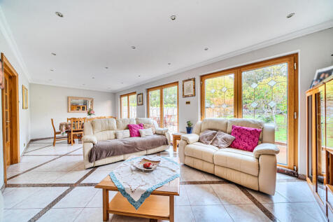 Sitting/Dining Room
