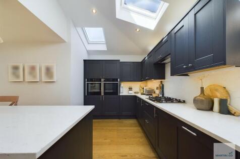 CAM03394G0-PR0174...