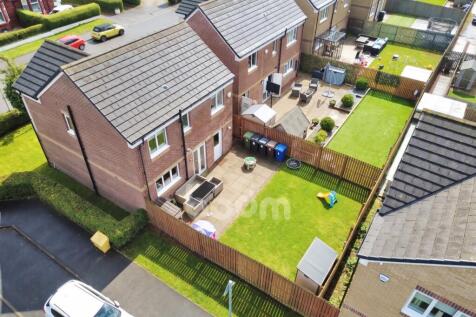 St Cuthberts Crescent, Johnstone garden pic