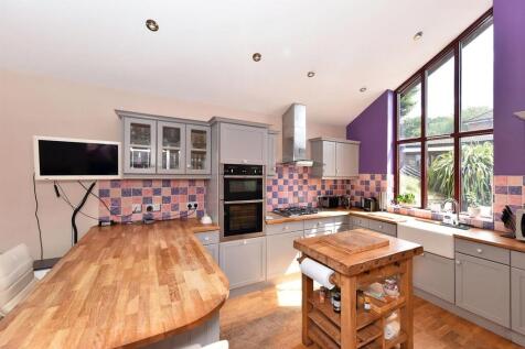 KITCHEN/DINING/FAMILY ROOM