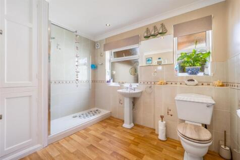 27 Middlegate Road West (Frampton)-38.jpg