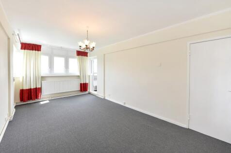 A bright and well-presented two double bedroom apartment situated on the fourth floor of a very well-located building in Fulham.