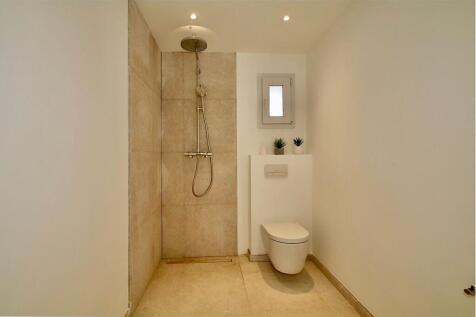 Hans Grohe and Duravit sanitary equippment