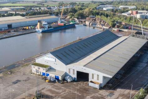 Warehouse to rent in goole