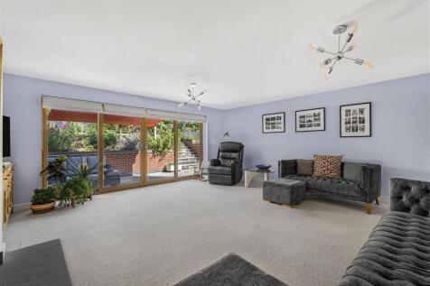 Sitting Room Photo 2