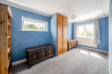 25 Bradden Road, Greens Norton (30).jpg