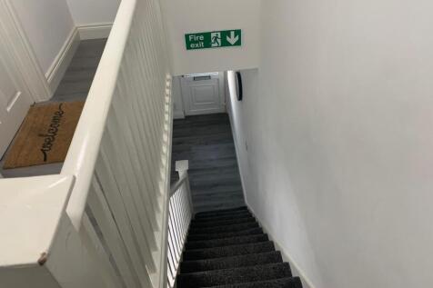 12 Sunningdale Avenue, Feltham, TW13 5JT