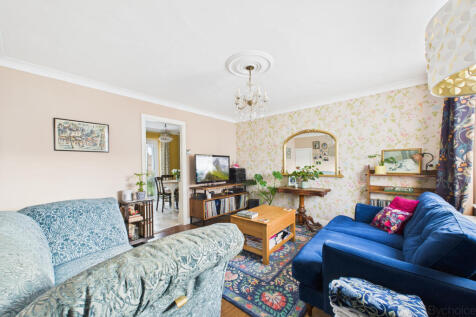 CAM05449G0-PR0044-STILL005