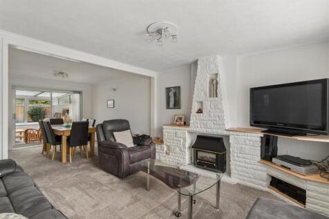 Lounge / Dining Room