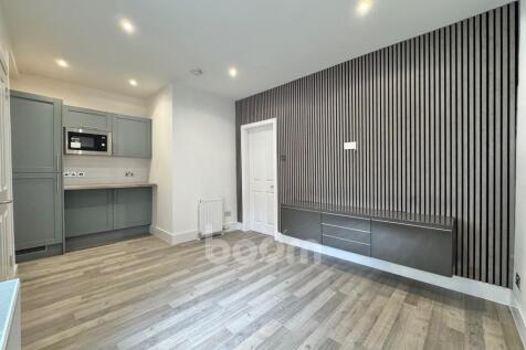Mains Road, Beith lounge pic
