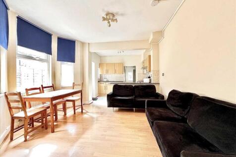 5 Bedroom Semi-Detached in KT6 7RU
