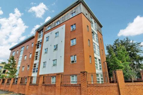DEPOSIT FREE OPTION AVAILABLE | AVAILABLE 10TH JULY | FULLY FURNISHED | SECURE ALLOCATED PARKING | BILLS PACKAGE AVAILABLE FOR STUDENTS AT ADDITIONAL COST | A spacious two double bedroom apartment loc