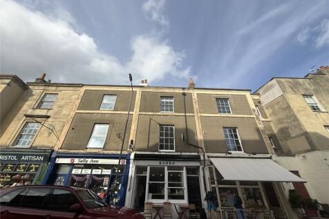 3 Bedroom Flat in BS6 6TB