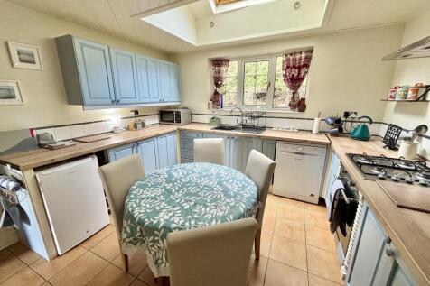 Kitchen / Breakfast Room