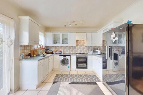 21-Tenterden-Road-02262025_220409 3.jpg