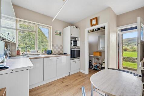 Saxton Mee Barnfield 064.jpg