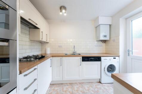 11 Brookfield Close-001.jpg