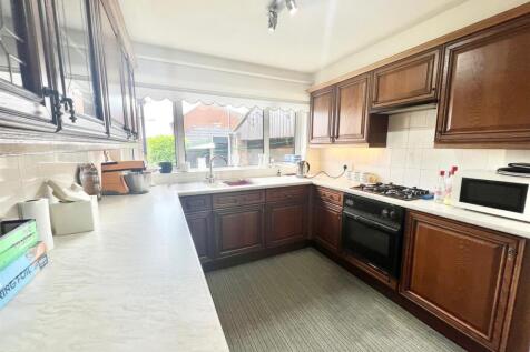 Bramleys Estate Agents - Mount Avenue - Outlane (1