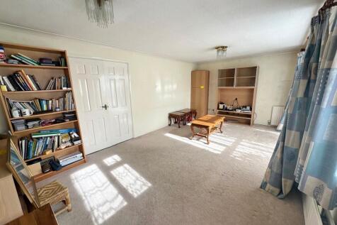 IMG-20251008-WA00...