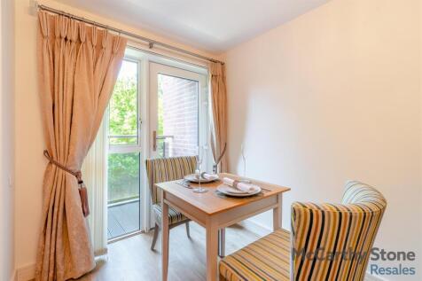 8648315-interior02.jpg