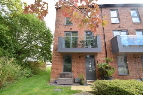 2 Bedroom House in WF1 2GD