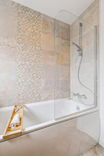 Bathroom (1st)