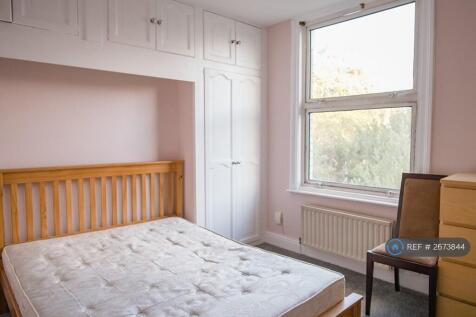 Double Bedroom, Wardrobes, Desk