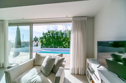 Property Image 100