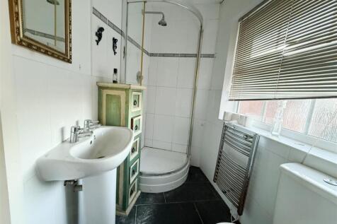 23 Mill Farm Close (17).jpeg