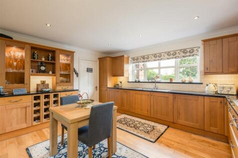 Pasture Lodge Kitchen-3.jpg