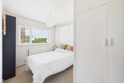 13. CAM04922G0-PR0058-STILL012