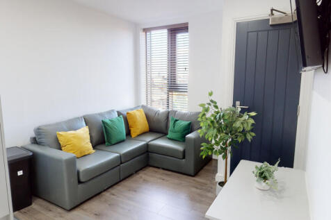 3 Bedroom Flat in L15 0AA