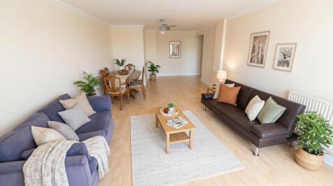 2 Bedroom Flat in BR2 9EX