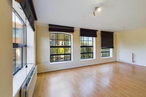 Open plan living room other way 