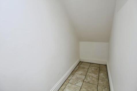 pbox-bedroom-327272.JPG