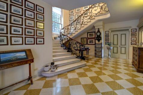 Renovated period vil