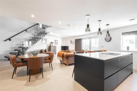 Dining Kitchen Area