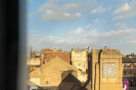 top floor flat-11.jpg