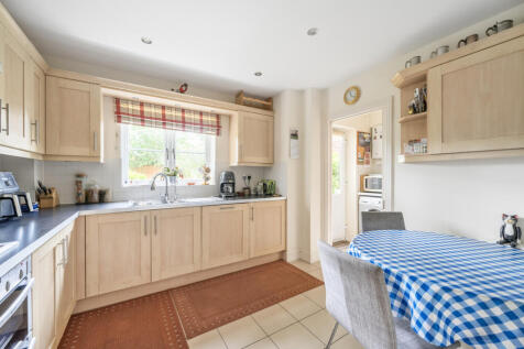 1315161-12-685a83...