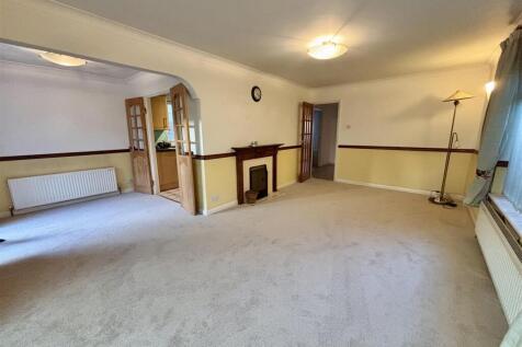 Lounge / Dining Room