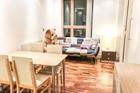 | VIDEO TOUR AVAILABLE | AVAILABLE 17TH JULY | FULLY FURNISHED | BALCONY | The Hacienda is located close to the Manchester Universities and both Oxford Road and Deansgate Stations. This second floor a